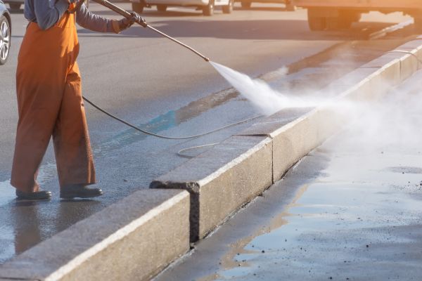 Commercial Concrete Cleaning in Thousand Oaks
