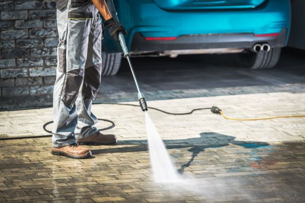 Driveway Pressure Washing in Thousand Oaks
