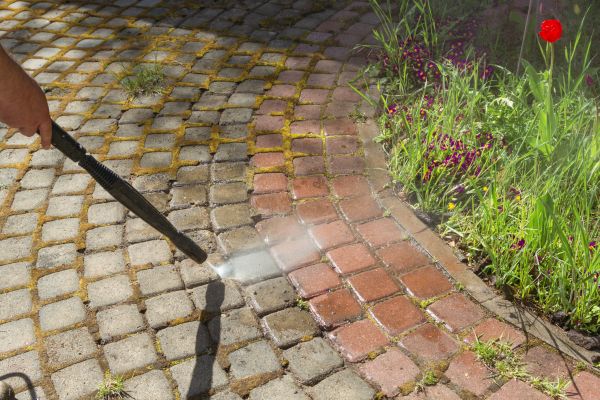 Walkway Cleaning Service in Thousand Oaks
