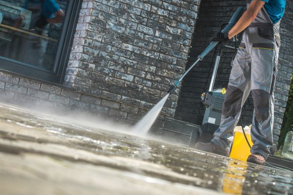 Storefront Pressure Washing in Thousand Oaks