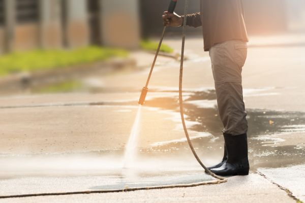 Residential Concrete Cleaning in Thousand Oaks