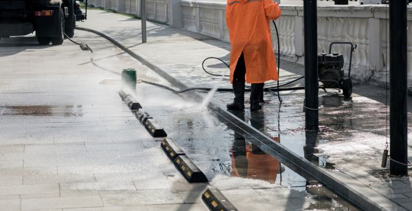 Parking Lot Pressure Washing in Thousand Oaks