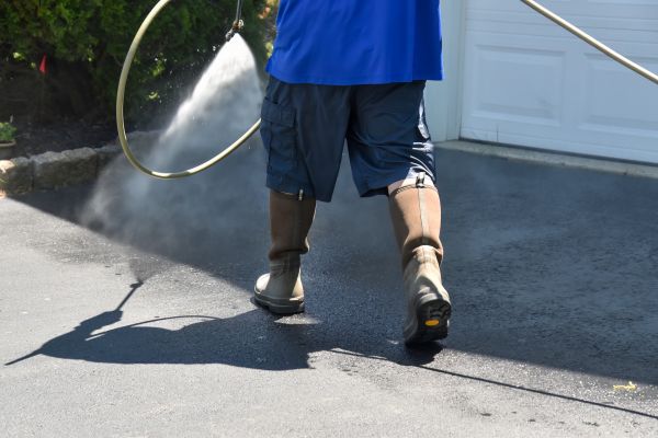 Asphalt Driveway Cleaning in Thousand Oaks