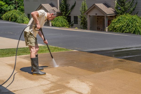 Concrete Pressure Cleaning in Thousand Oaks
