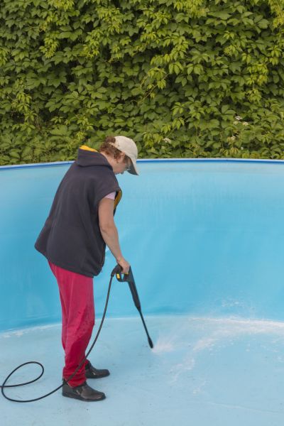 Pool Pressure Washing in Thousand Oaks