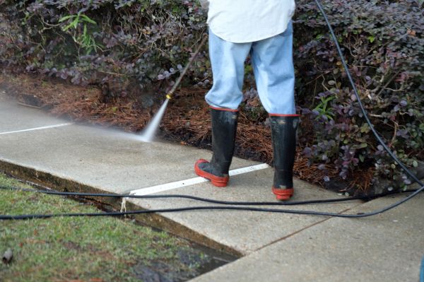 Walkway Pressure Washing in Thousand Oaks