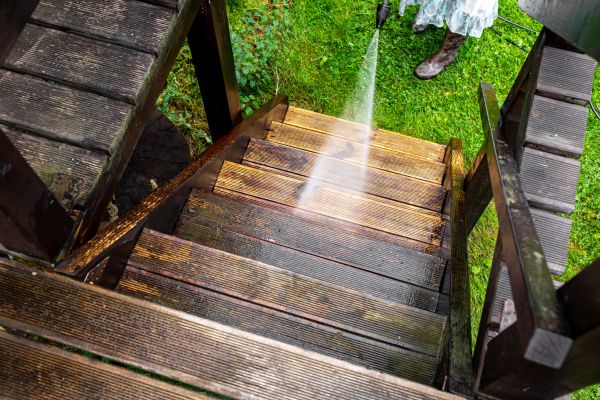 Wood Power Washing in Thousand Oaks